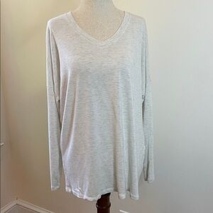 Cabi Gray Marled V-Neck Oversized Knit Top L